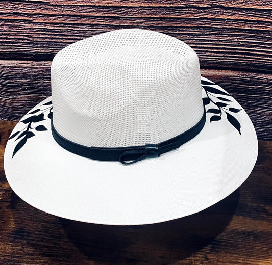 White Vine Hat / Sombrero Con Ramas